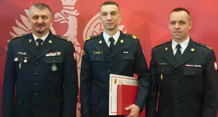 Sekcyjny Marcin Ozga najlepszym strażakiem województwa łódzkiego 2023 roku. Do akcji wyjeżdżał 80 razy