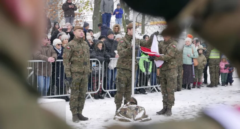 [ZDJĘCIA] Terytorialsi z 9 Łódzkiej Brygady Obrony Terytorialnej przysięgę złożyli w parku Świętojańskim