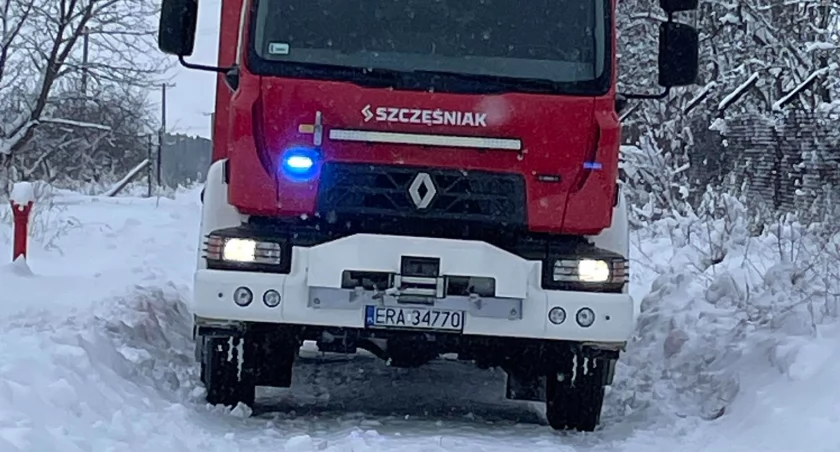 Sąsiedzi nie widzieli go kilka dni. Wezwali straż. Strażacy znaleźli w domu wyziębionego mężczyznę