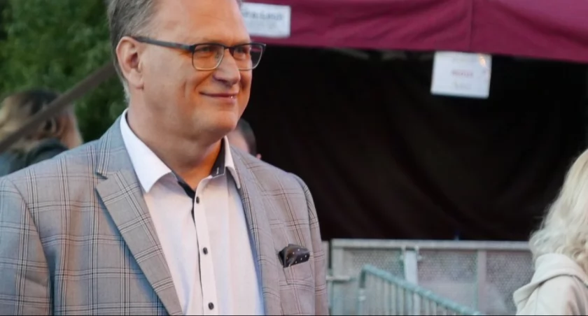 Mieszkaniec: prezydent przyznał swojemu zastępcy dodatek specjalny na dwa lata do przodu. A tak nie można
