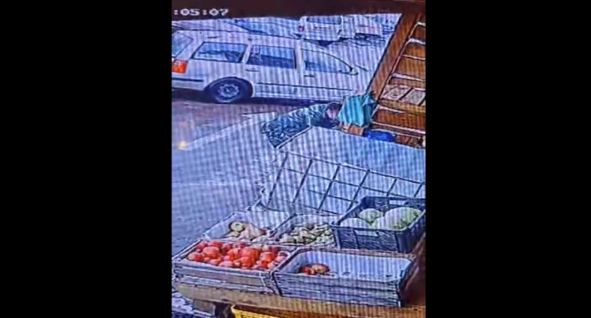 Radomsko: Dziecko kradnie pod okiem dorosłych. Wszystko się nagrało. „To musiało być z rozkazu opiekunów