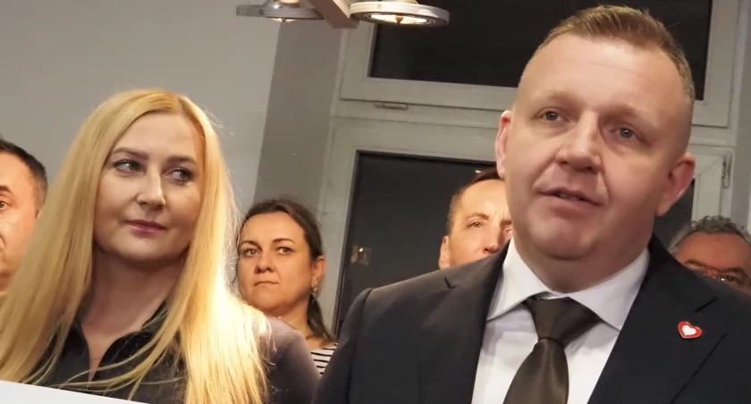 Łukasz Więcek oficjalnie kandydatem na prezydenta Radomska. Ogłasza: „Trzeba zwrócić miasto mieszkańcom
