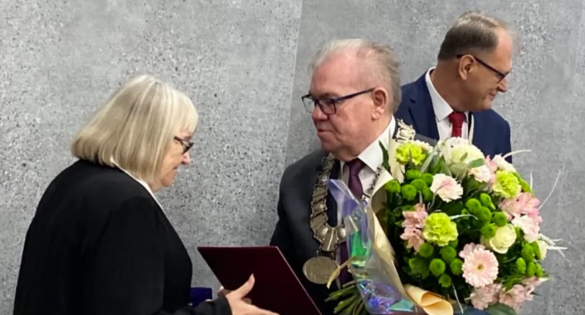 Edmunda Bodanka i Jacek Kaszyński z Medalami Miasta Radomska