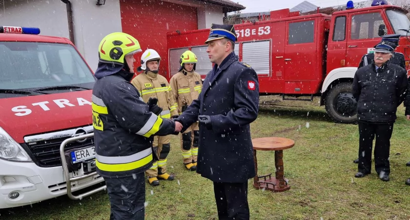 Strażacy z Przybyszowa pod choinkę dostali wyjątkowy prezent, nowy wóz pożarniczy