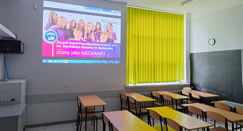 Uczniowie Mechanika mogą już korzystać z kolejnego projektora multimedialnego