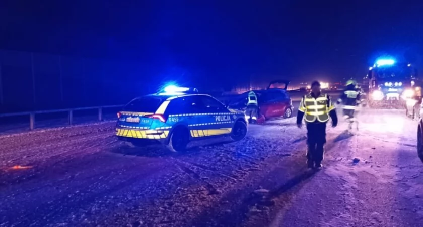 Wypadek na autostradzie A1. Dwa pasy w kierunku Łodzi zablokowane