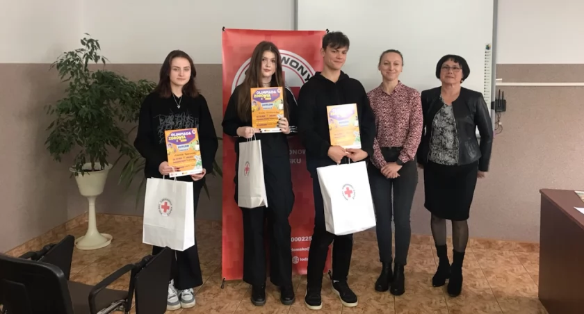 W kolejnym etapie Ogólnopolskiej Olimpiady Zdrowia PCK Nikola Wróblewska z I LO zajęła II miejsce