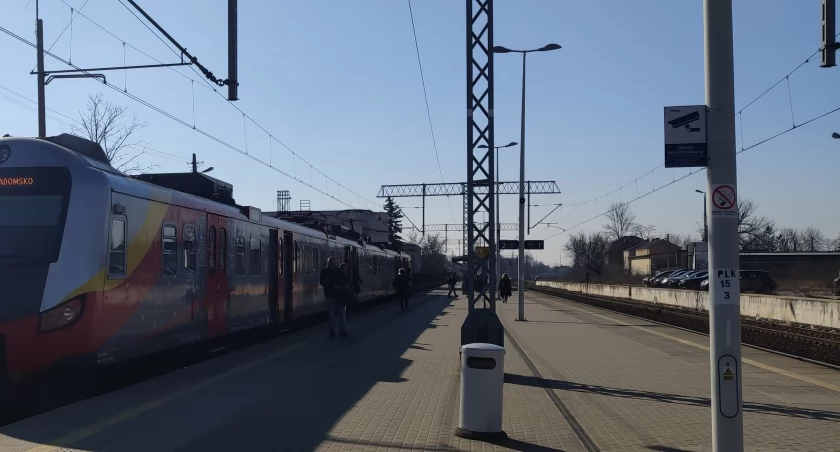 38-latek zachowywał się dziwnie. Nie wiedział, gdzie jest ani jak się znalazł w Radomsku. SOK-iści wezwali pogotowie