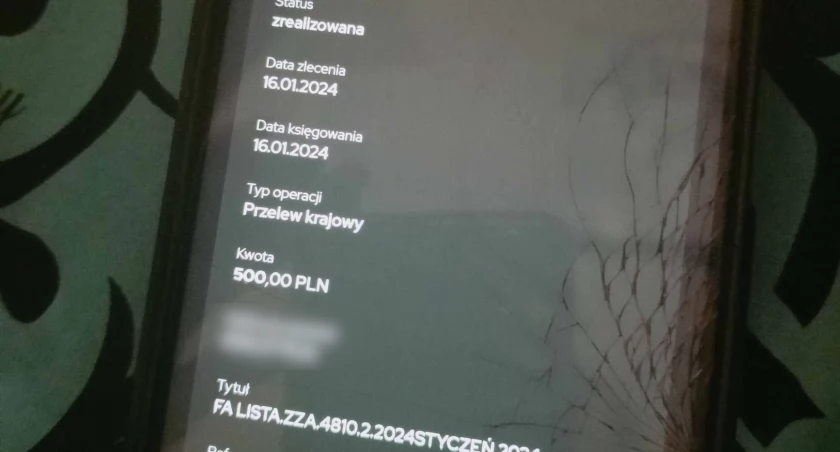 Pani Anna: Patrzę na ten przelew i nie wierzę. Miało być 800 plus od stycznia, a wpłynęło tylko 500 złotych. Ciekawe, czy tylko mnie