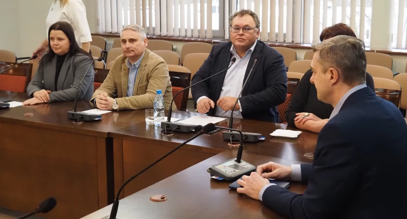 Kucharski: Jak nasz powiat bronił propagandy w TVP. „I tak wszystko idzie na całą radę