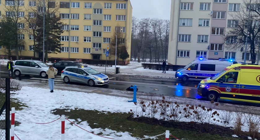 Potrącenie na przejściu dla pieszych na ulicy Krakowskiej. 46-letnia radomszczanka odwieziona do Szpitala Powiatowego
