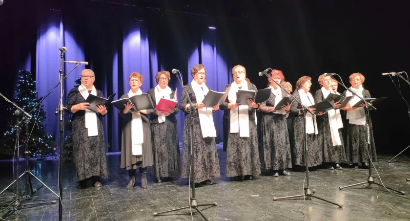 Uniwersytet Trzeciego Wieku zaprosił na Radomszczańskie Kolędowanie w MDK