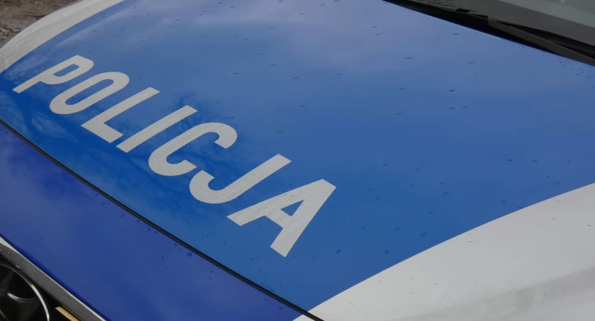 44-latek przewoził drewnianą szpulę po przewodzie. W pewnym momencie zgubił ją, a ta potoczyła się w boczną uliczkę