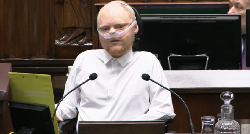 Absolwent Elektryka Łukasz Krasoń zabrał głos w sprawie projektu obywatelskiego o rencie socjalnej