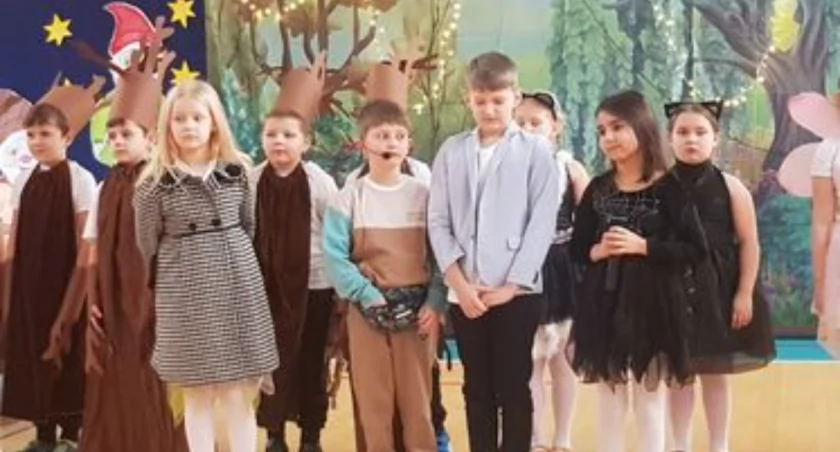 Dzień Babci i Dziadka w Publicznej Szkole Podstawowej nr 3. Dzieci wystąpiły dwa razy