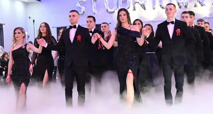 Maturzyści z II LO w Porto, uczniowie Ekonomika w Orchidei. Studniówek ciąg dalszy