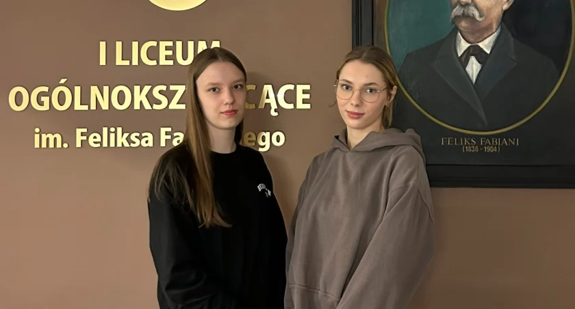 Zuzanna Domagała i Nadia Cyganek z I LO w finale ogólnopolskiej Olimpiady Wiedzy o Prawach Ucznia