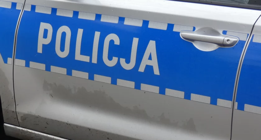 Oszukali jubilera. Przynieśli biżuterię do sprzedania. Wyszli z pieniędzmi, jubilerowi został złom