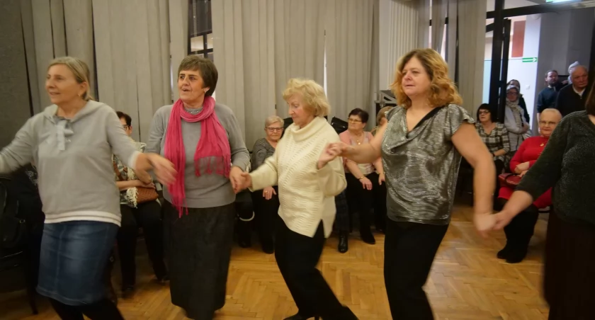 Karnawałowa potańcówka w Miejskim Domu Kultury. Zagrała Radomszczańska Kapela Podwórkowa