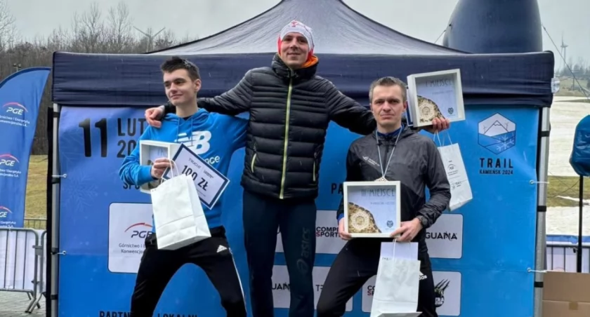 Ultra Kamieńsk. Biegali po Górze Kamieńskiej, w górę i w dół. To zawody dla ultrasów. Bo takie bieganie boli, bardzo