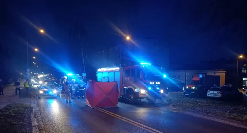 Potrącenie pieszej na pasach na ulicy Brzeźnickiej. Zginęła 81-letni kobieta. Samochodem kierował 78-latek