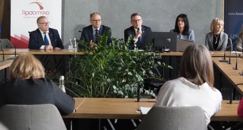 [WIDEO] Sprawiedliwa Transformacja w Urzędzie Miasta. Wicemarszałek Zięba o dużych pieniądzach. Do podziału 350 mln euro