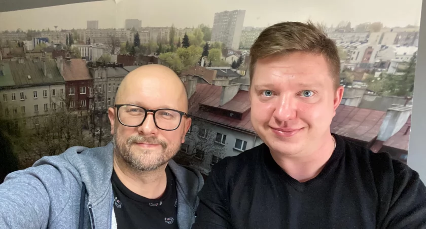 Była kampania, jest kampania miłości. Kto bardziej kocha Radomsko? Licytujemy [słuchaj podcastu Dwaj Panowie AA]
