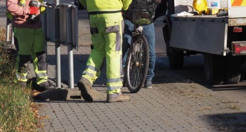 PGK informuje mieszkańców Narutowicza o awarii. Wykonawca remontu uszkodził sieć 