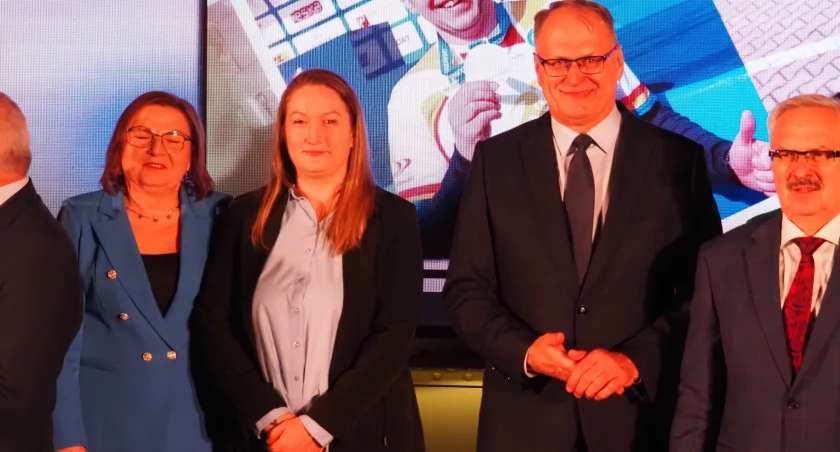 [FILM] Prezydent Ferenc na konwencji przedstawił program. „Z Platformą w pięć lat miasto pozyskało 50 mln, z PiS w dwa i pół 240 mln