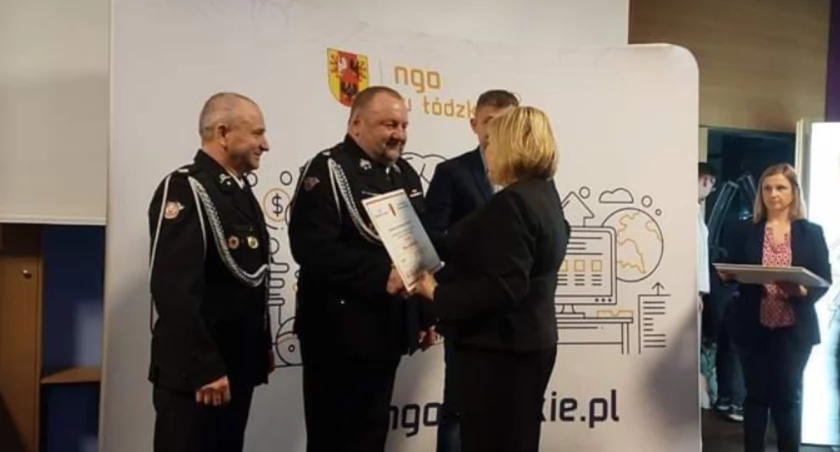 Strażacy z Przedborza otrzymali 20 tys. zł dotacji. Przeznaczą ją na wydanie książki o swojej jednostce