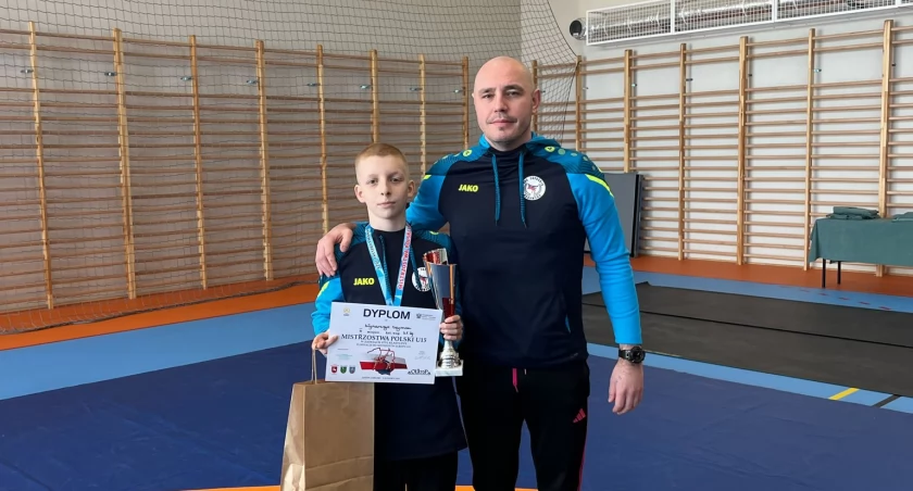 Szymon Młynarczyk z UKS Zapaśnik Radomsko brązowym medalistą Mistrzostw Polski młodzików w kategorii 41 kg