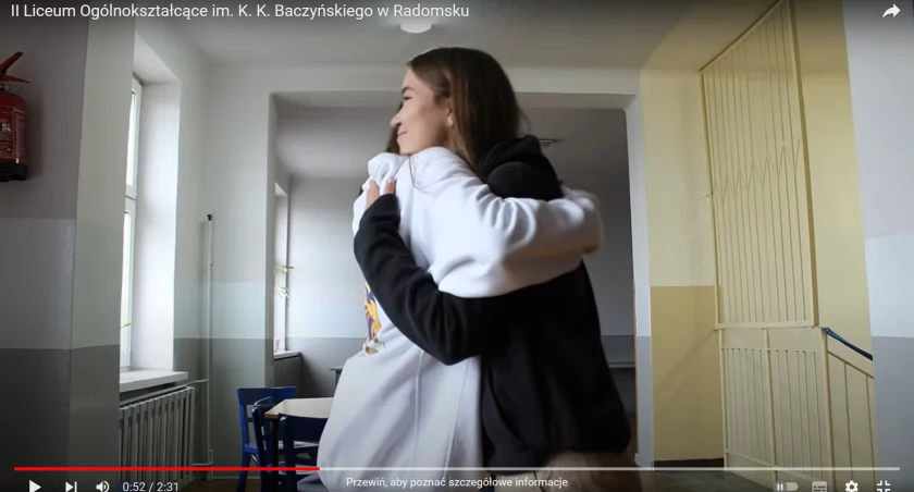 „Młodzi Liderzy Przedsiębiorczości” 2023/2024. Film „Kompetencje jutra”. Zagłosujcie na film Alicji, Julii i Wiktora z II LO