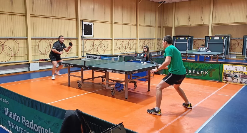 Tenis stołowy. Trzecioligowcy UMLKS-u Radomsko rozgromili UKS Agaris 2 Maków 10-0