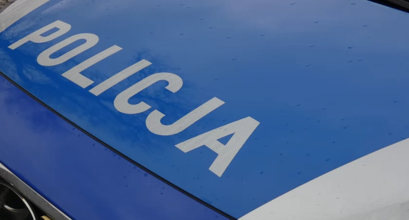56-letni mężczyzna znaleziony w rowie w Wielgomłynach. Wezwano pomoc, był reanimowany, został przewieziony do szpitala