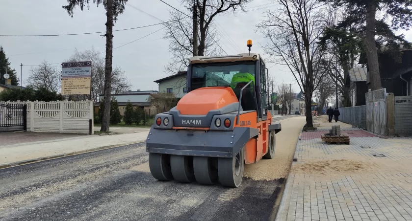 Wkrótce będą mieli asfalt. Mieszkańcy Piłsudskiego czekają na niego od miesięcy. A ostateczny termin to maj