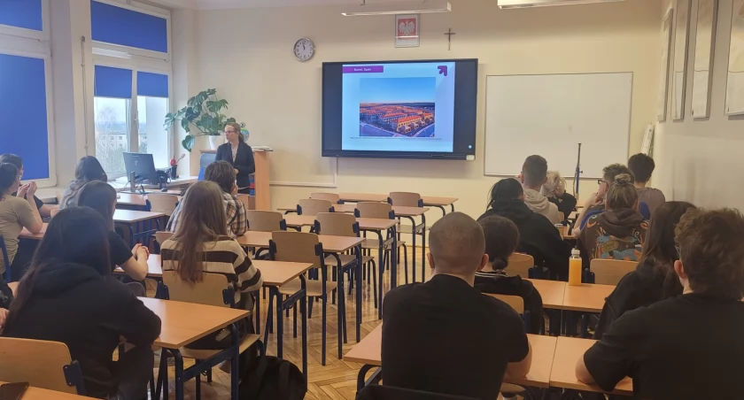  „Zombie” na rynku nieruchomości - tematem wykładu w ramach współpracy I LO z Uniwersytetem Łódzkim