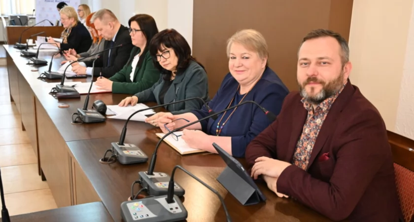 Nagminne przypadki palenia e-papierosów przez uczniów. Tak wykazał bilans stanu bezpieczeństwa w szkołach powiat