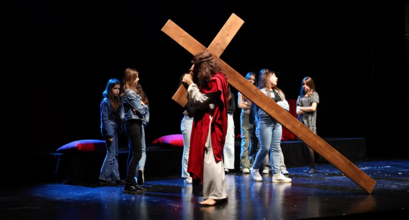 „Misterium życia i śmierci Jezusa z Nazaretu” Teatru Źródło w Miejskim Domu Kultury