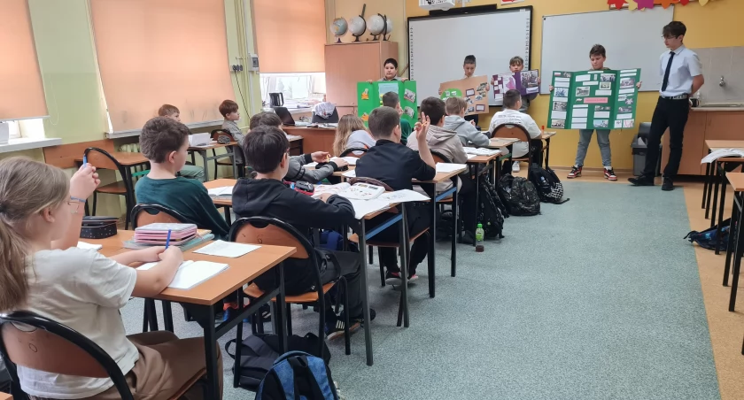 Uczniowie z Dobryszyc i Bloku Dobryszyce upamiętnili Polaków ratujących Żydów w czasie II wojny światowej