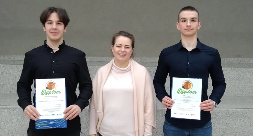 Uczniowie Elektryka laureatami Międzynarodowego Konkursu Informatycznego „Bóbr”