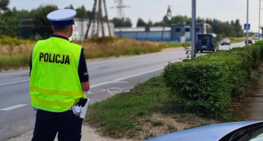 Święta w policyjnych statystykach: 1 wypadek, 9 kolizji i przekraczanie prędkości. I ciągle pijani kierowcy za kółkiem