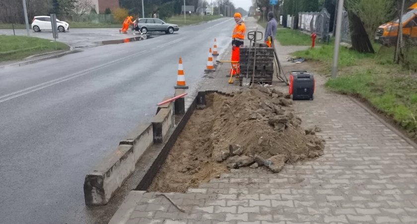 Generalna z Łodzi wyznaczy na dwa nowe przejścia dla pieszych. Na Krakowskiej i Brzeźnickiej