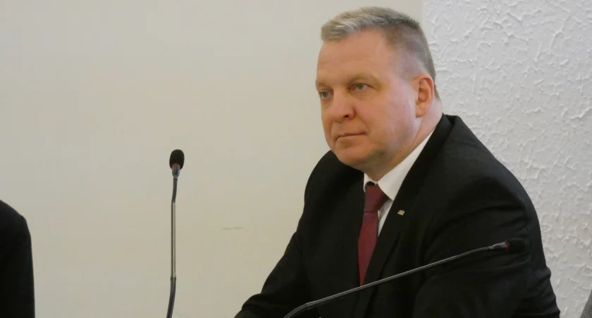 Pielęgniarki piszą list do rady, przewodniczący nie pokazuje go radnym
