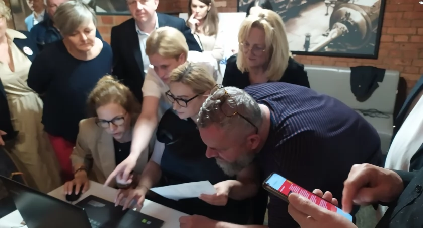 Wybory na prezydenta. Nieoficjalne wyniki z siedmiu komisji. Więcek z dużą przewagą