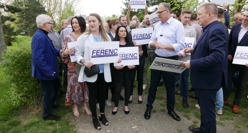 Wyborcy to nie owce, nie pójdą tam, gdzie pasterze wskażą [Łuszczyn komentuje]