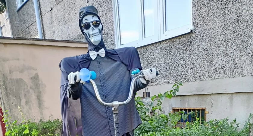Szatan w ogródku przy Starowiejskiej. „Sąsiadki stwierdziły, że trzeba odprawić egzorcyzmy