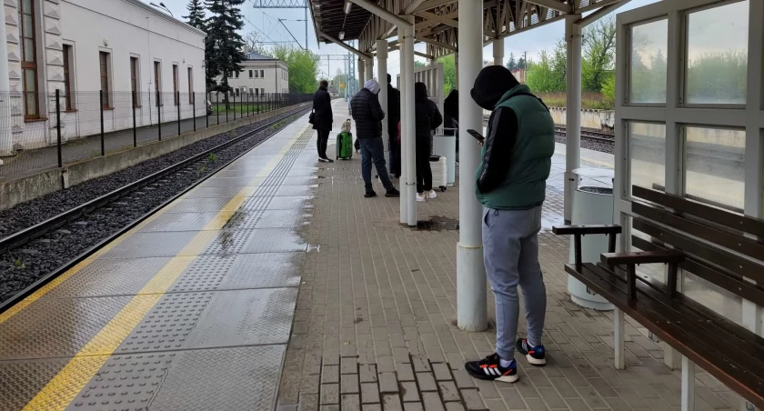 Czytelniczka: Pociąg miał być 10.06. Nie ma żadnej informacji. A teraz kasjerka mi mówi, że reklamację mogę złożyć, ale w 