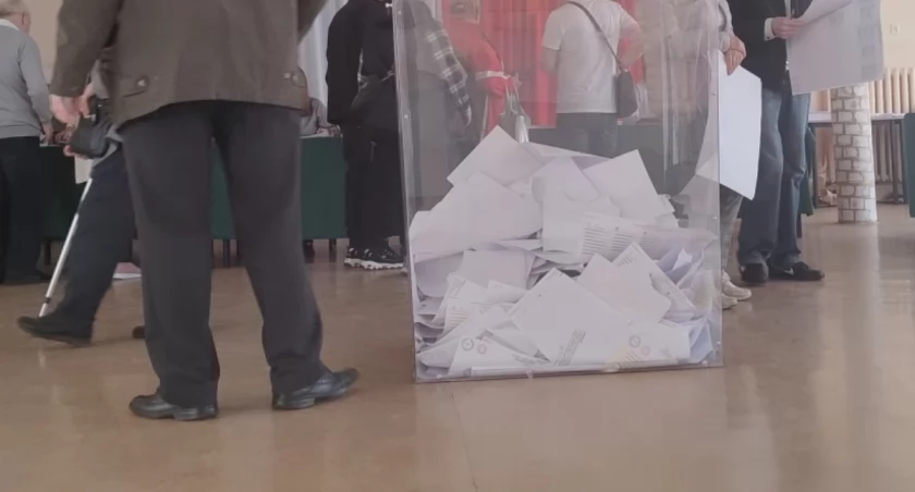 W niedzielę wybieramy prezydenta Radomska, burmistrza Przedborza i wójtów czterech gmin. Lokale wyborcze czynne do godz.21.00