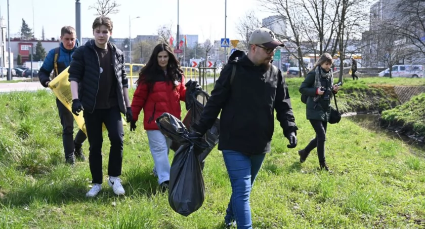 Operacja Czysta Rzeka Radomka. RAS i starostwo zapraszają do wspólnego sprzątania terenu przy Radomce