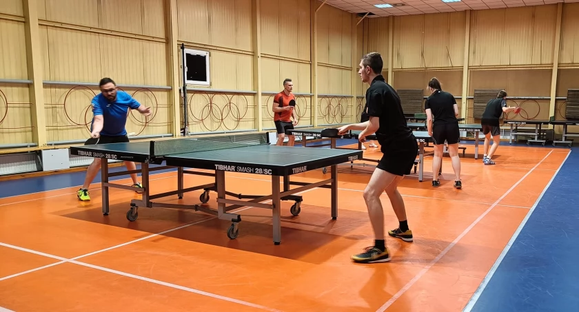 Tenis stołowy. Wysokie porażki naszych drużyn w III Lidze